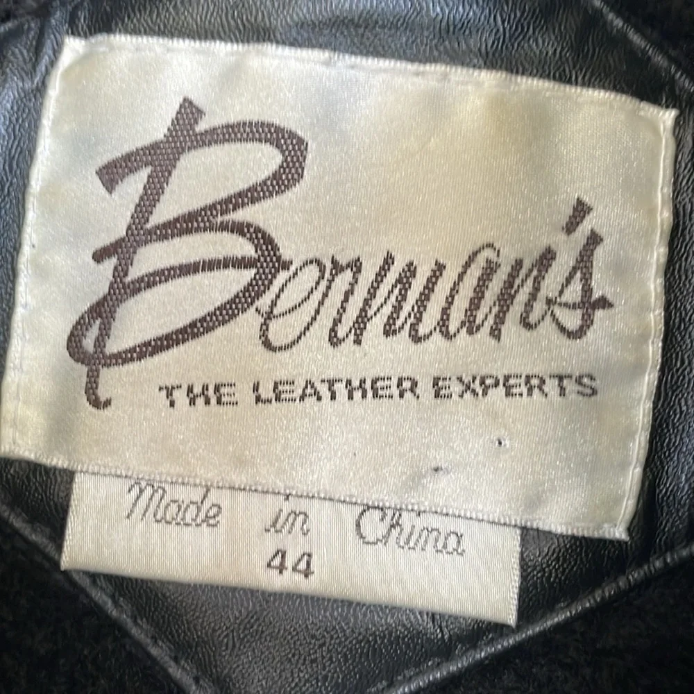 Bermans Vintage 1980s Leather Black Leather 44L Bomber Moto Jacket